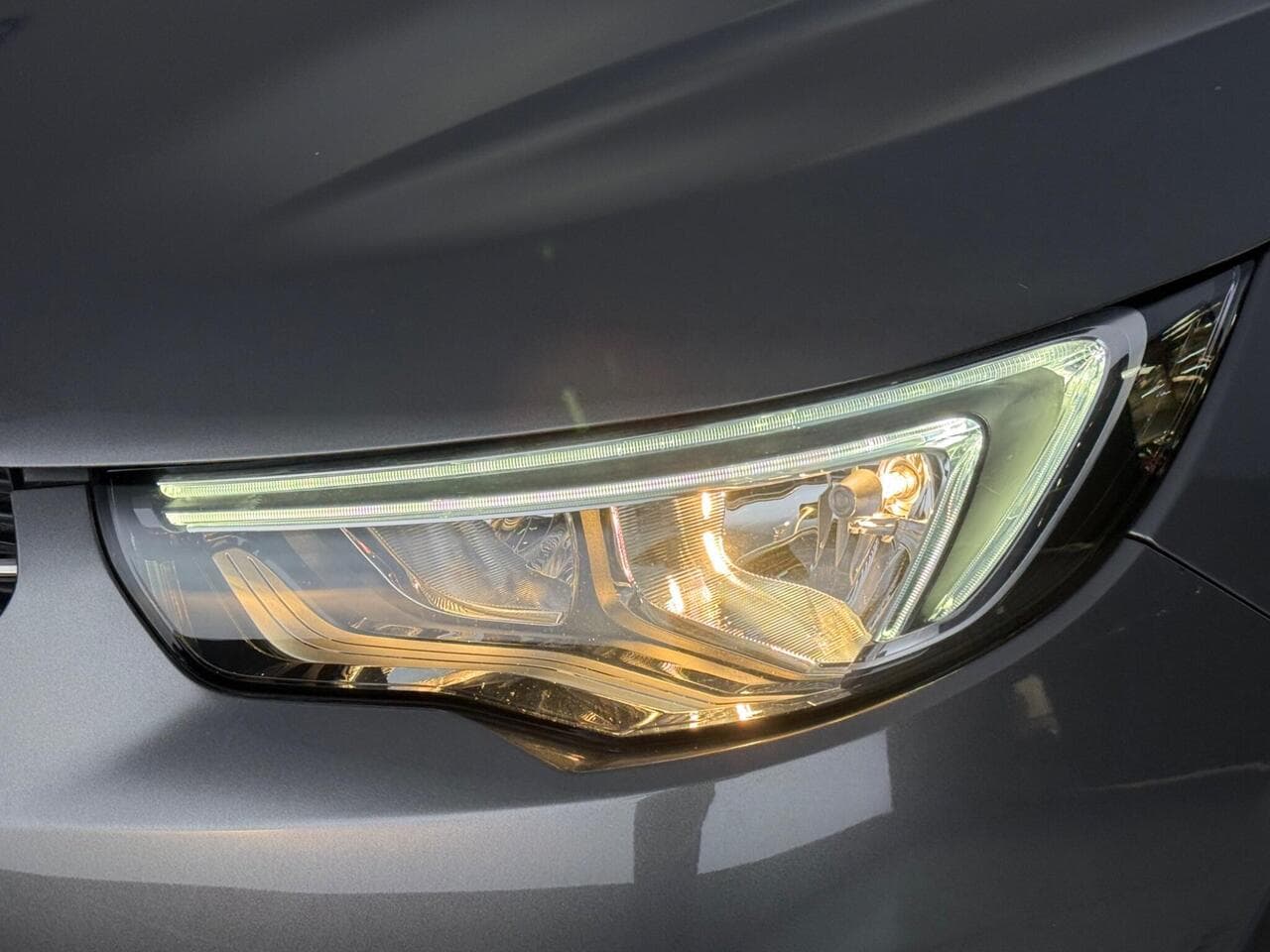 Vauxhall Grandland X thumbnail Lights Front