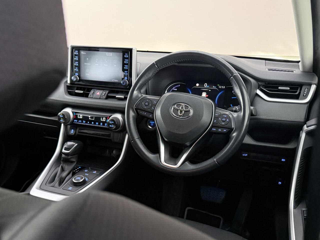 Toyota RAV4 thumbnail Steering Wheel
