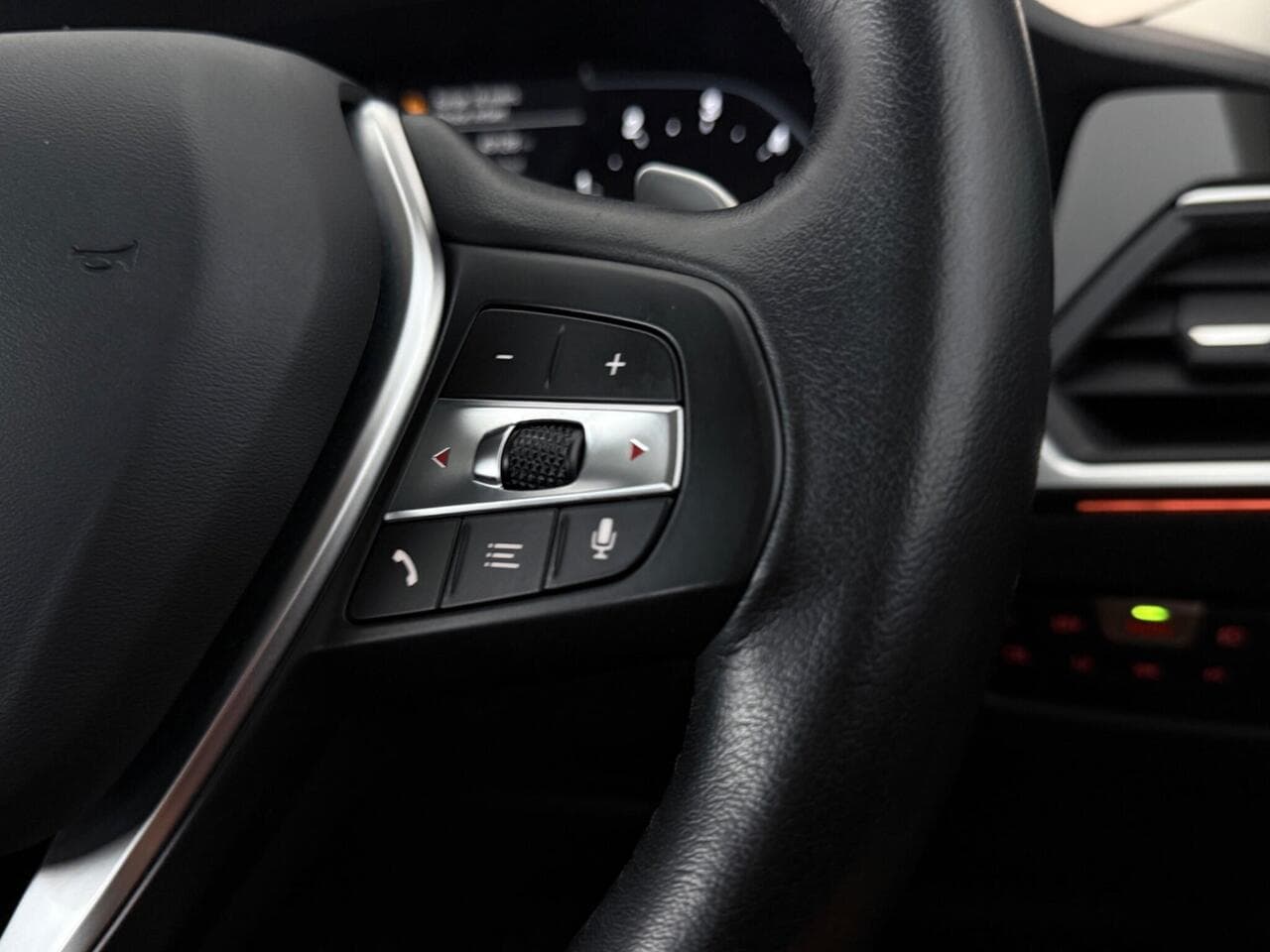 BMW 3 Series thumbnail Misc Controls
