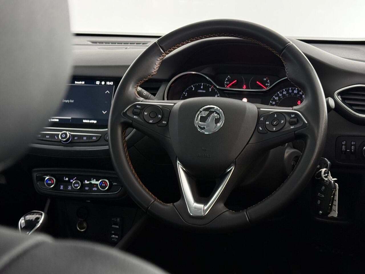 Vauxhall Crossland X thumbnail Steering Wheel