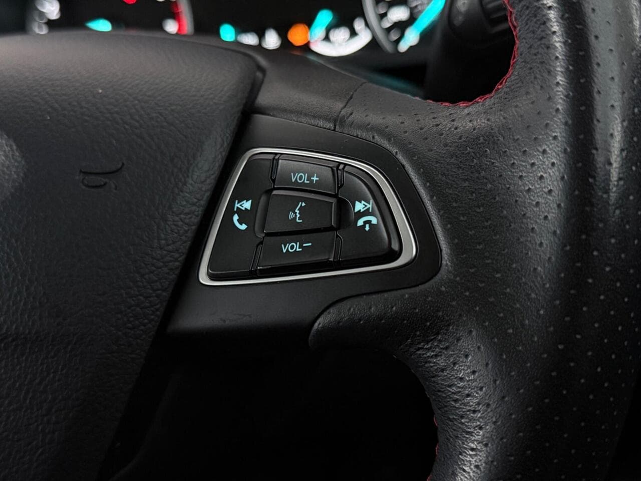 Ford EcoSport thumbnail Misc Controls