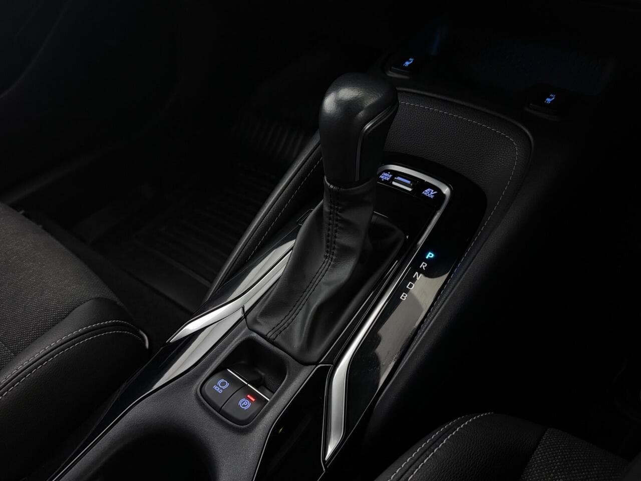 Toyota Corolla thumbnail Interior Front