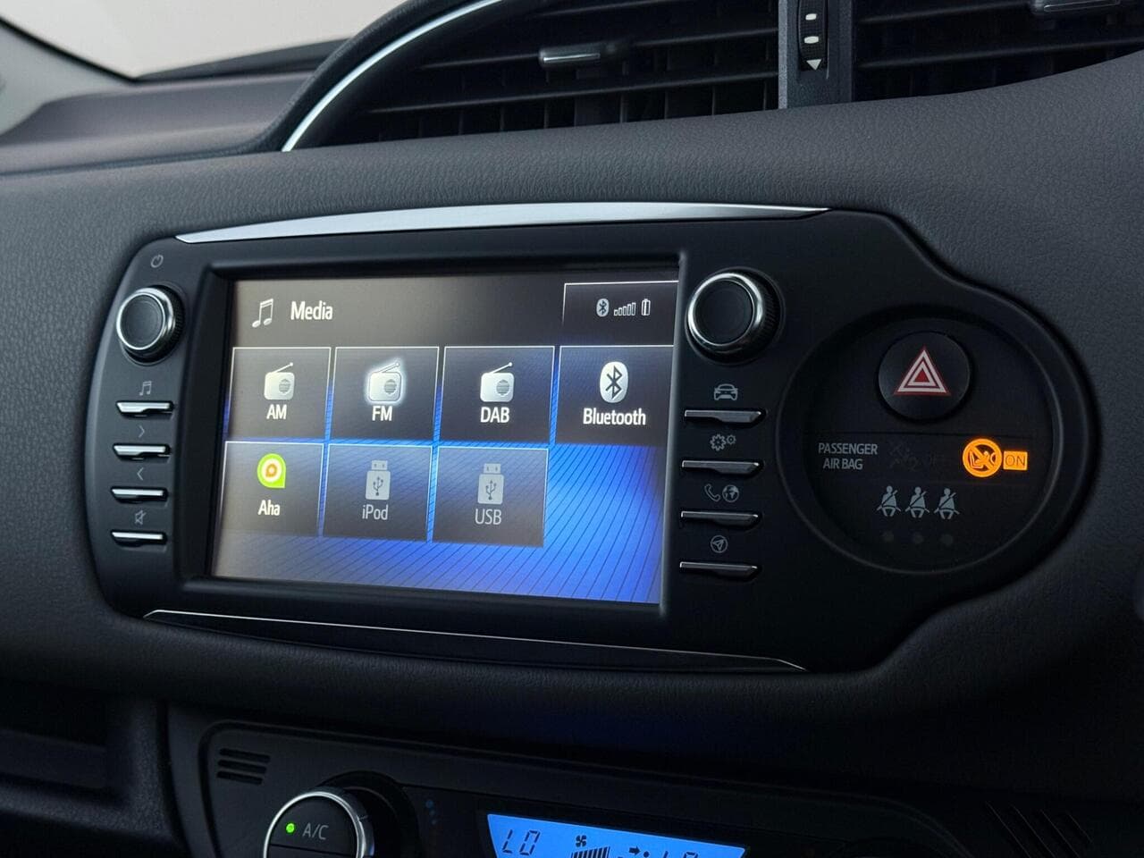 Toyota Yaris thumbnail Infotainment System