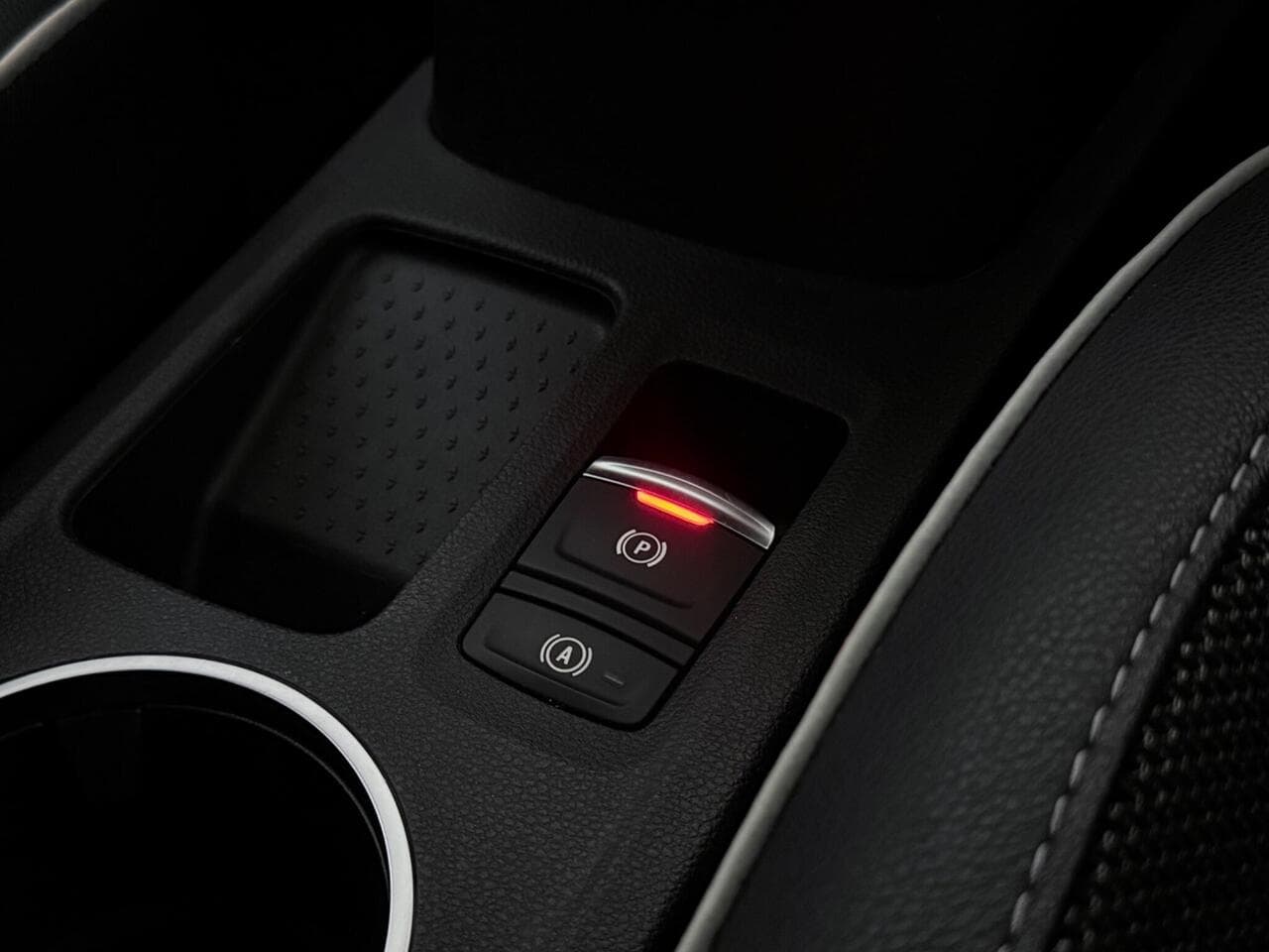 Renault Captur thumbnail Misc Controls