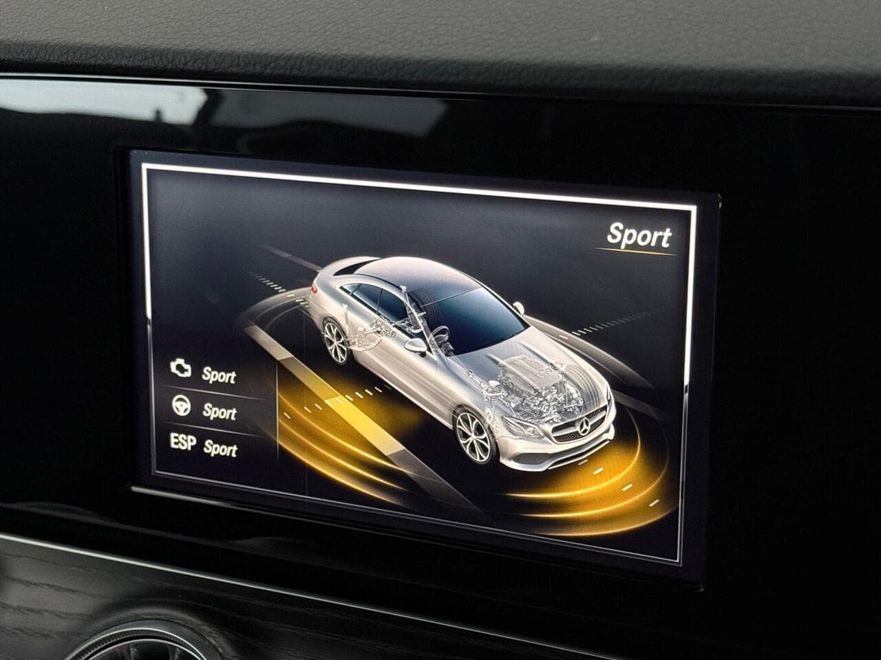Mercedes-Benz E Class thumbnail Infotainment System