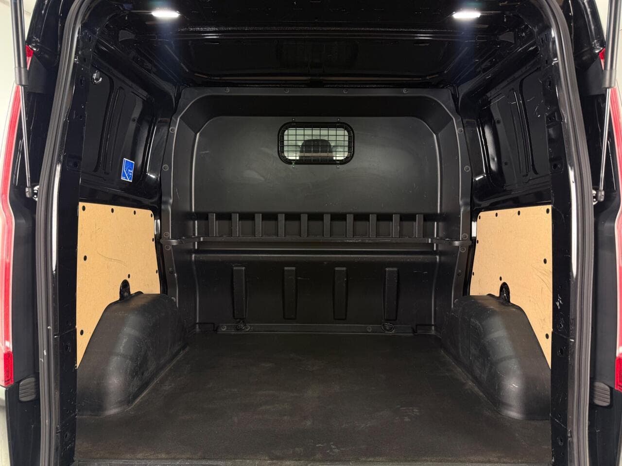 Ford Transit Custom thumbnail Cargo Space
