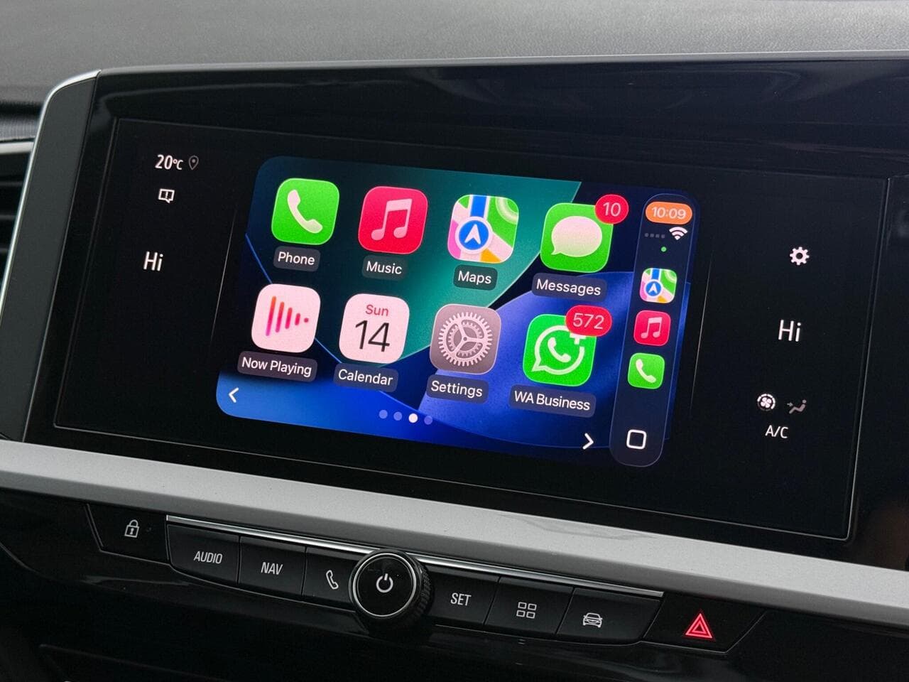 Vauxhall Grandland thumbnail Infotainment System