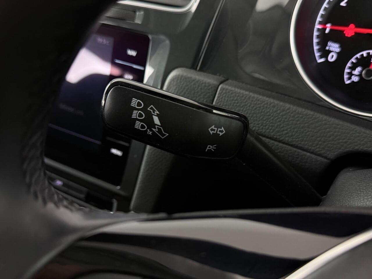 Volkswagen Golf thumbnail Misc Controls