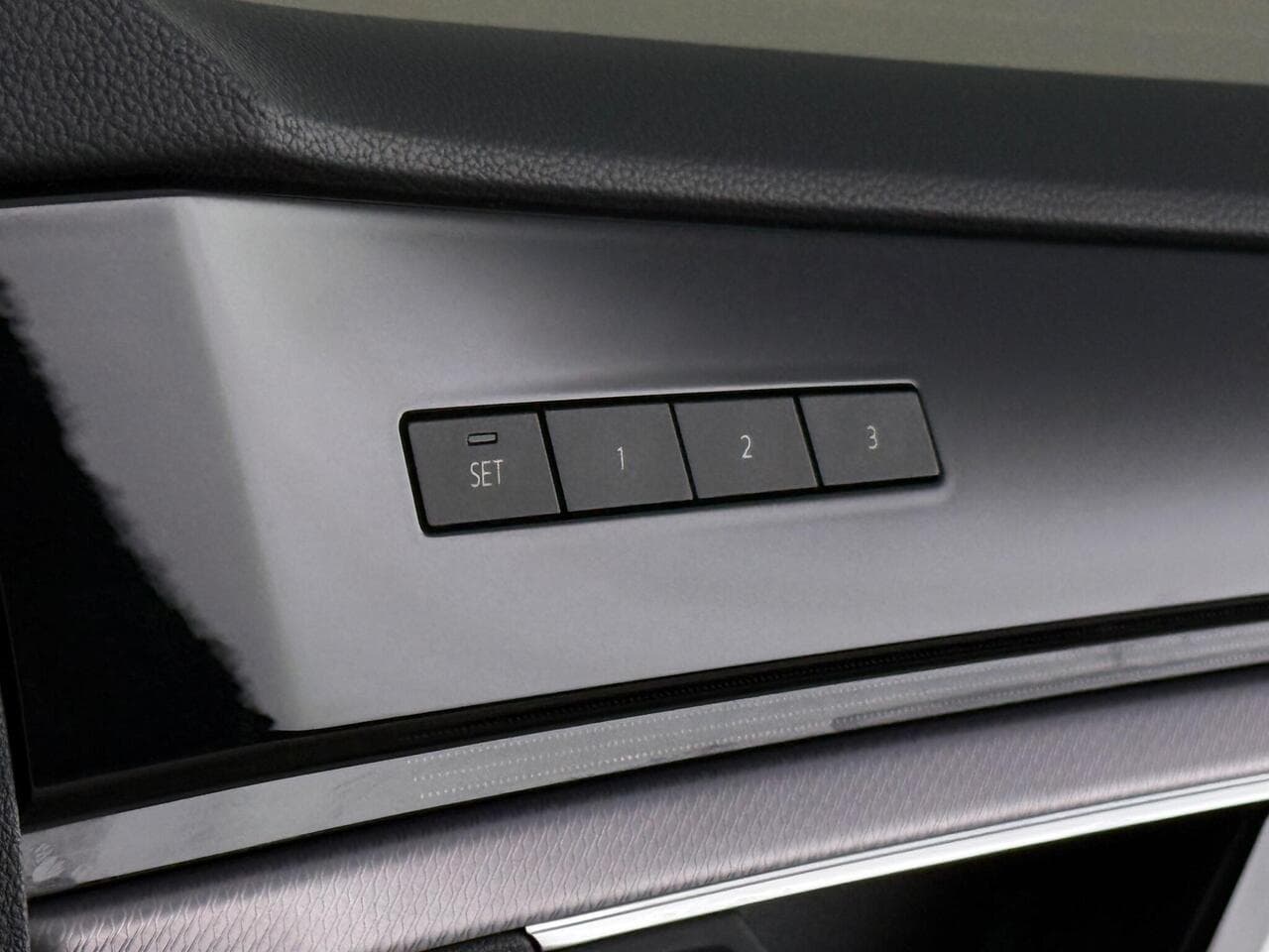 Volkswagen Touareg thumbnail Misc Controls