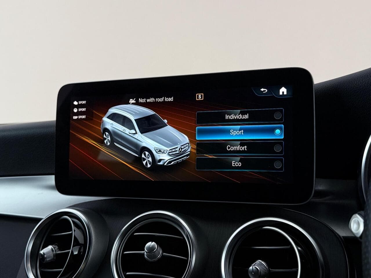 Mercedes-Benz GLC thumbnail Infotainment System