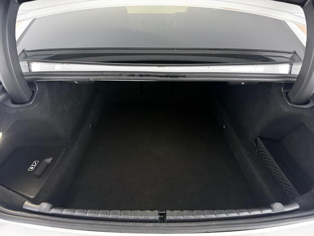 BMW 8 Series Gran Coupe thumbnail Boot