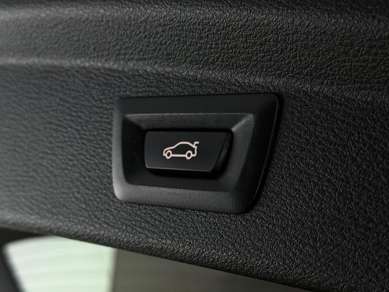 BMW X2 thumbnail Misc Controls