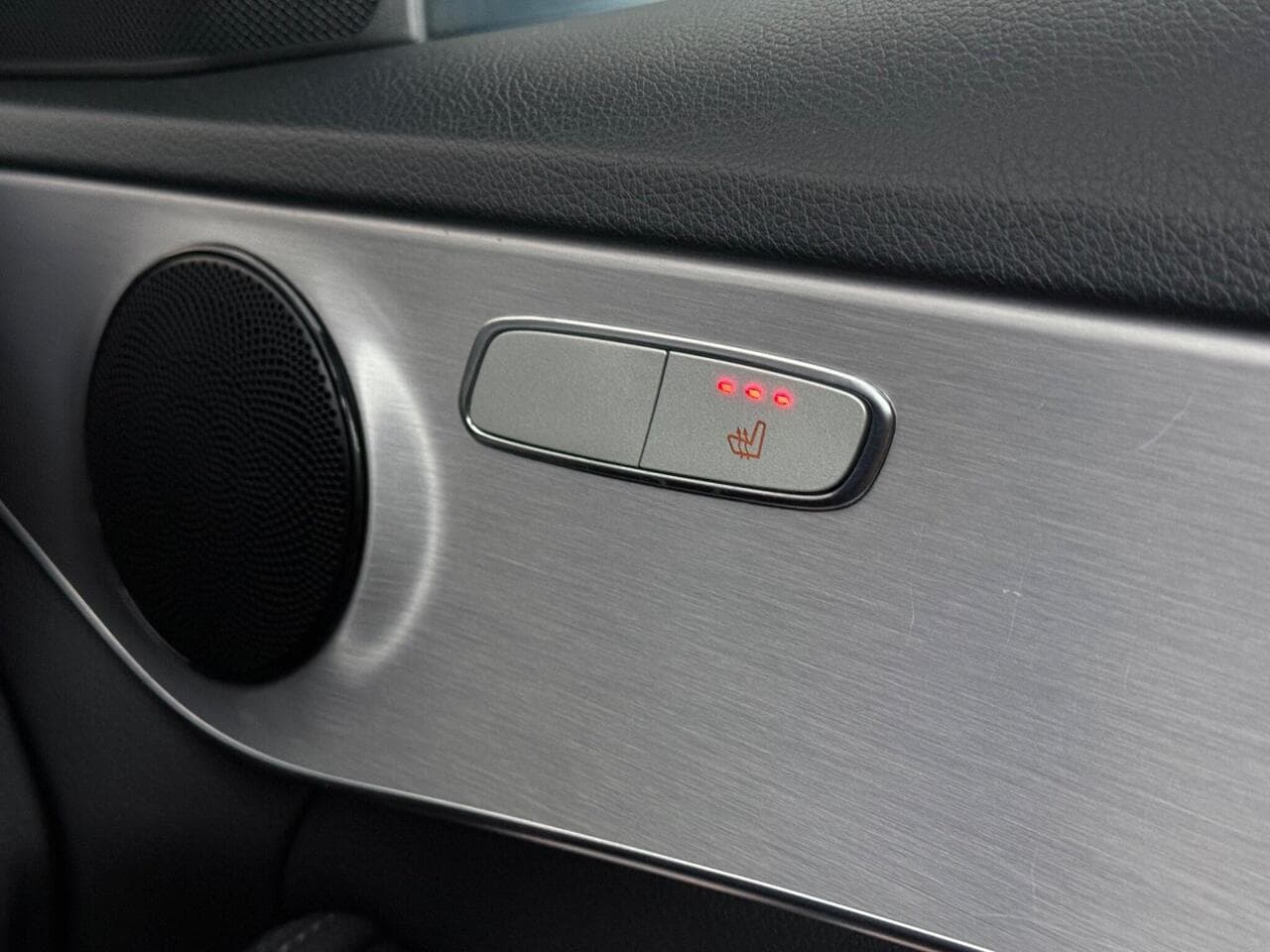 Mercedes-Benz C Class thumbnail Misc Controls