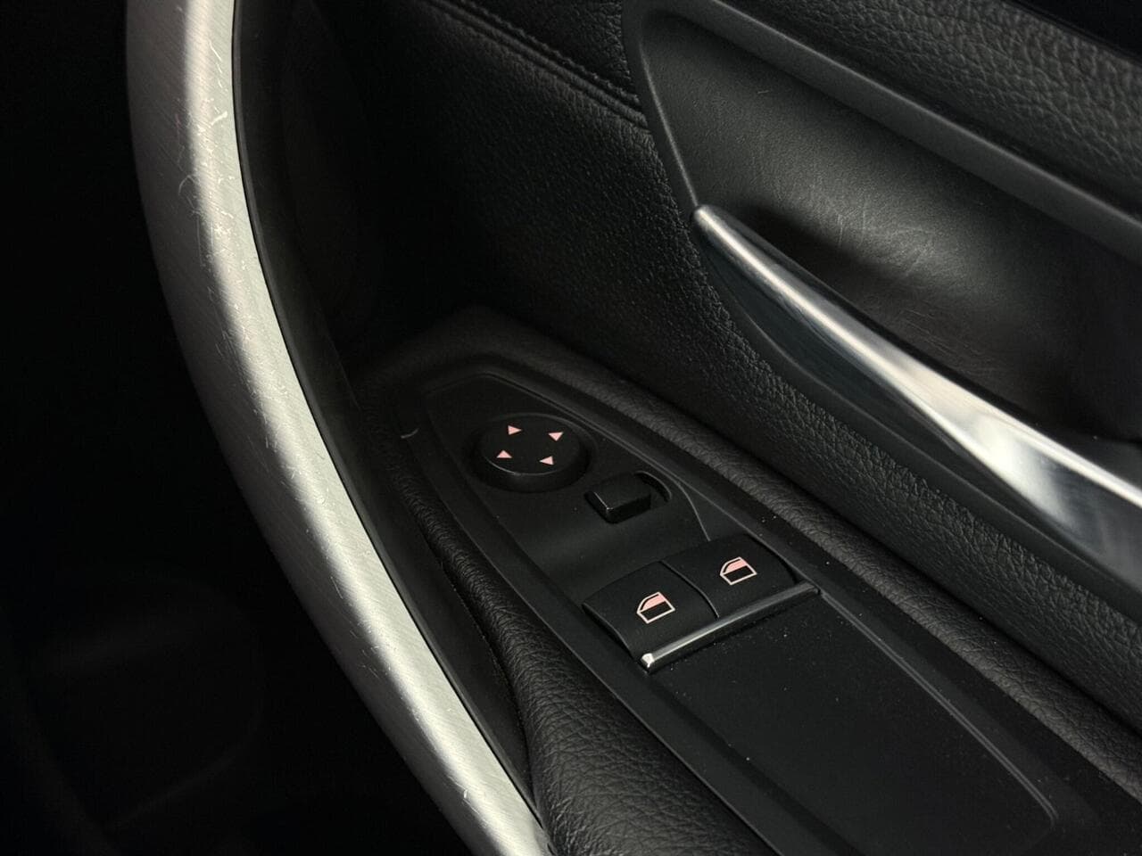 BMW 4 Series thumbnail Misc Controls