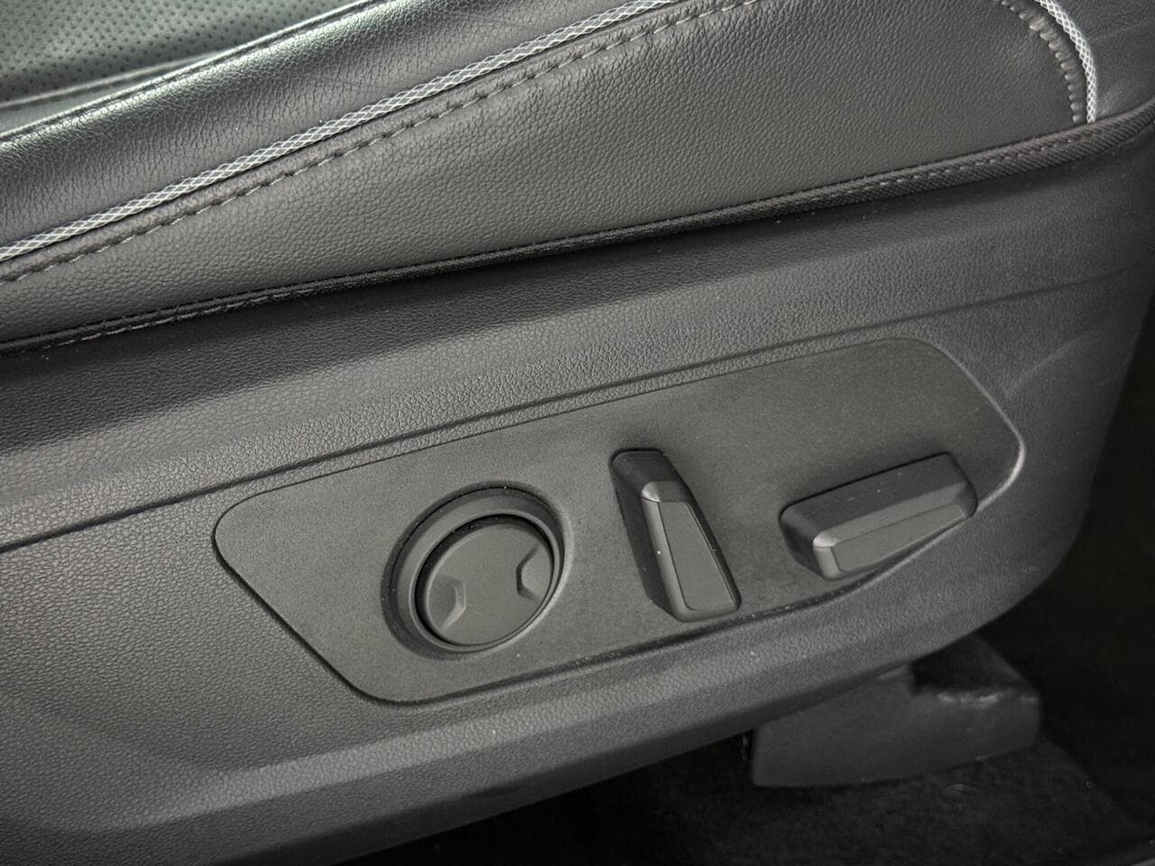 Hyundai TUCSON thumbnail Misc Controls