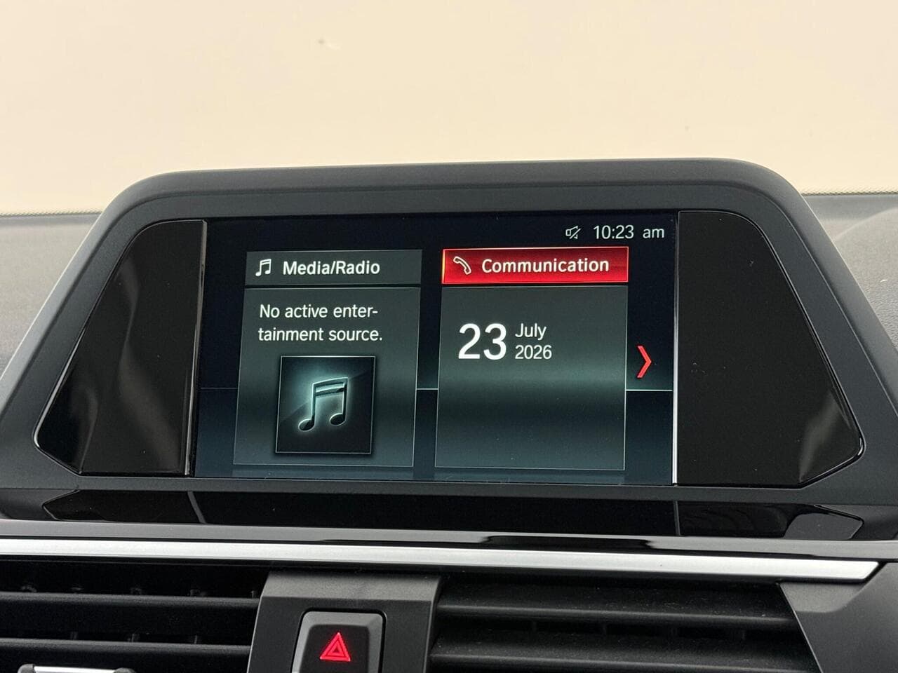 BMW X3 thumbnail Infotainment System