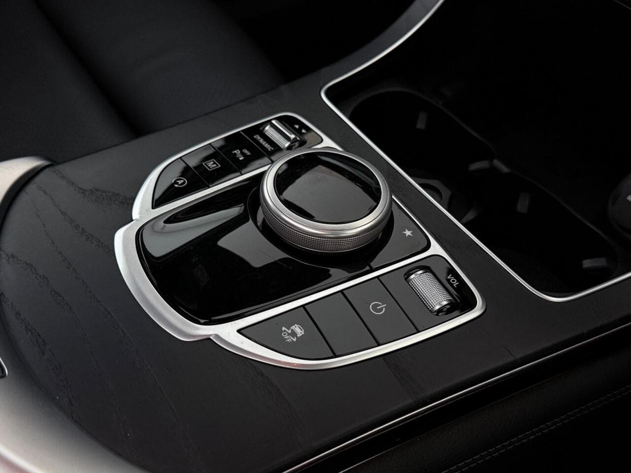 Mercedes-Benz GLC thumbnail Misc Controls