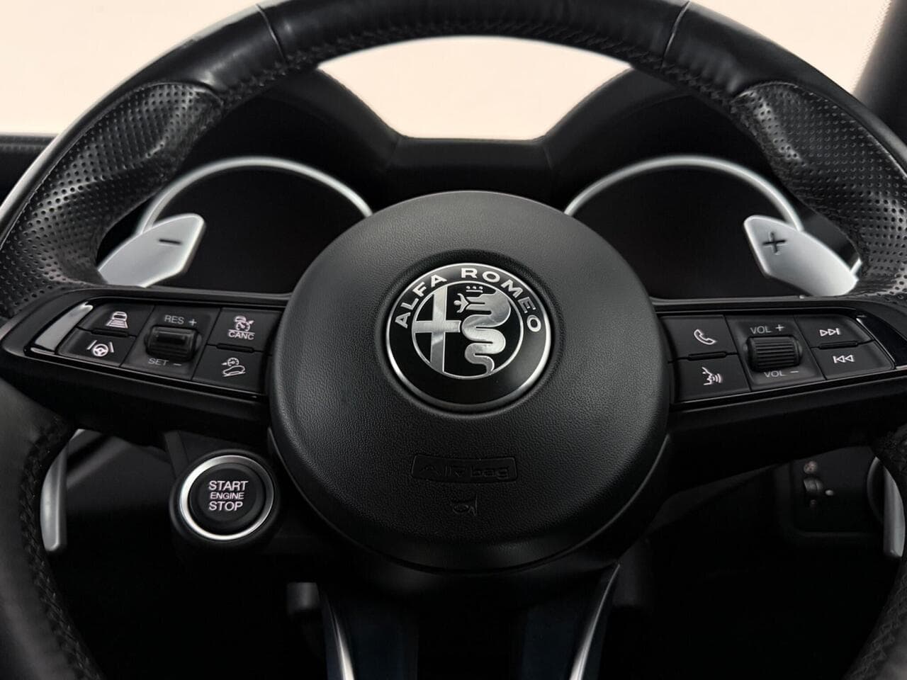 Alfa Romeo Stelvio thumbnail Steering Wheel