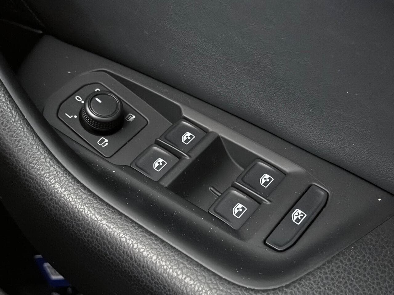 Volkswagen Arteon thumbnail Misc Controls