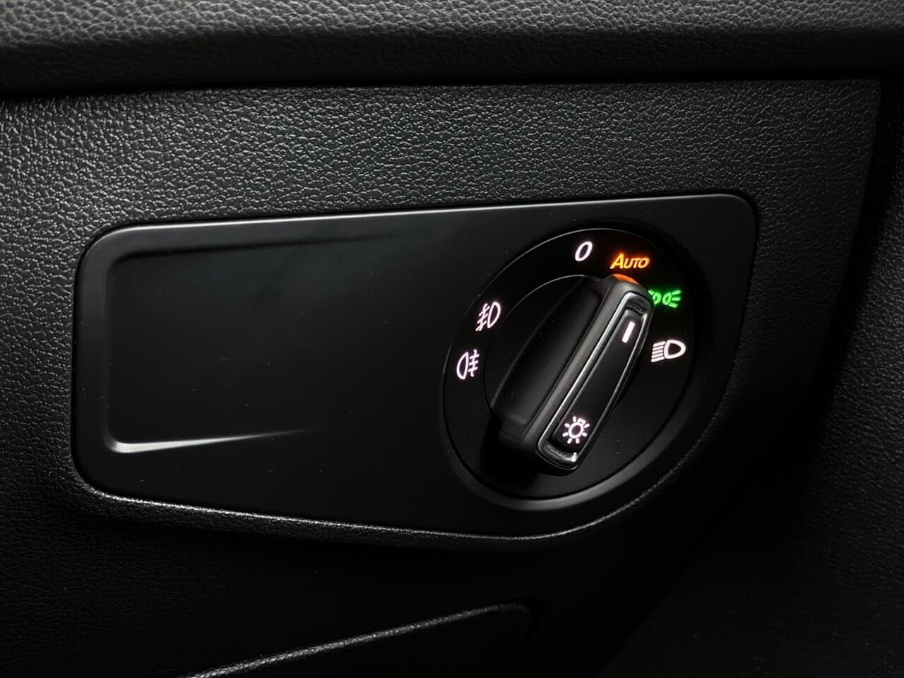 Volkswagen Tiguan thumbnail Misc Controls