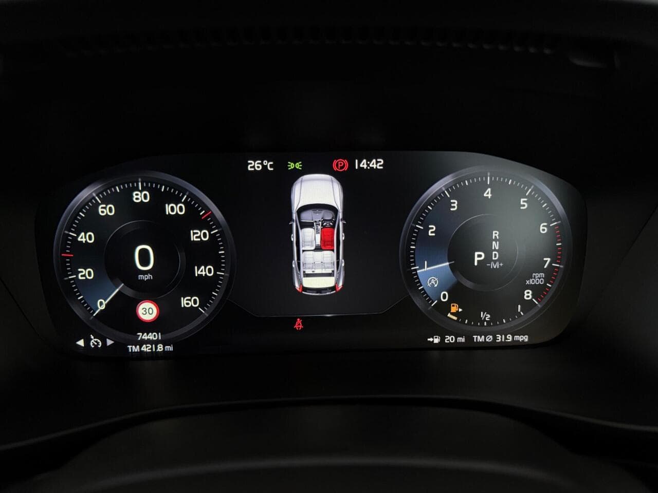 Volvo XC40 thumbnail Driver Instruments