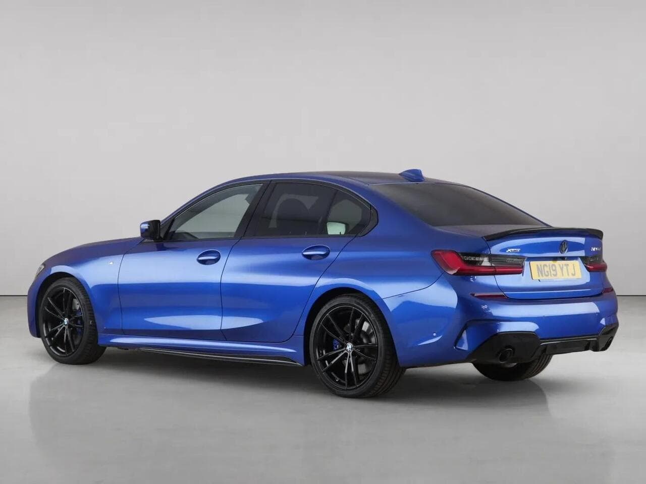 BMW 3 Series thumbnail Rear Left