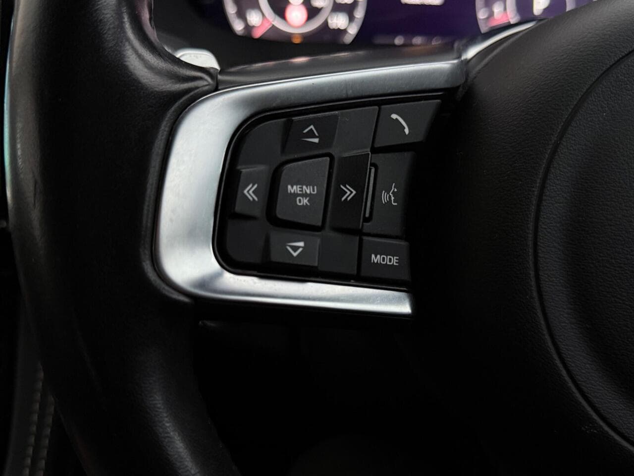 Jaguar F-PACE thumbnail Misc Controls