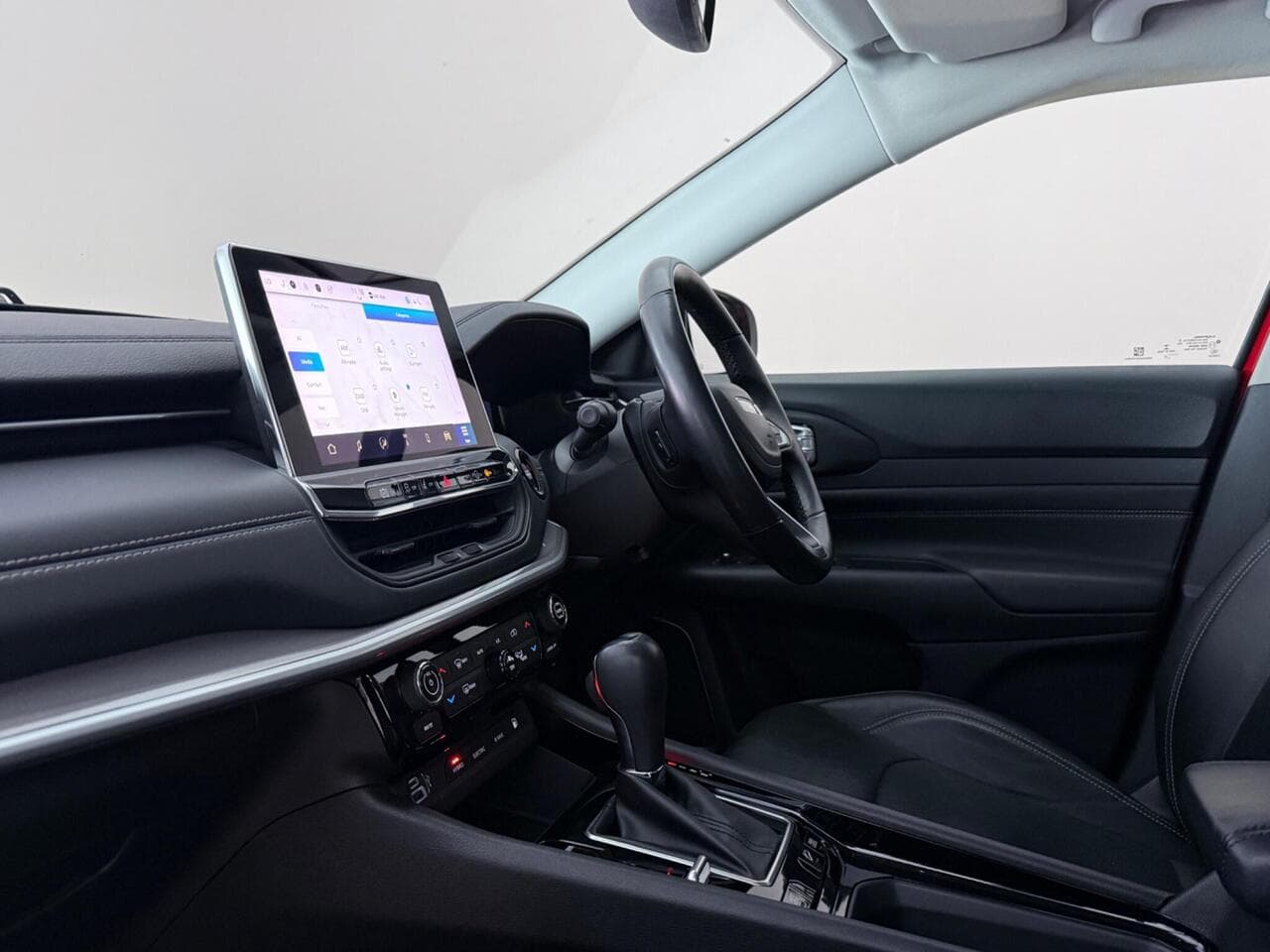 Jeep Compass thumbnail Interior Front