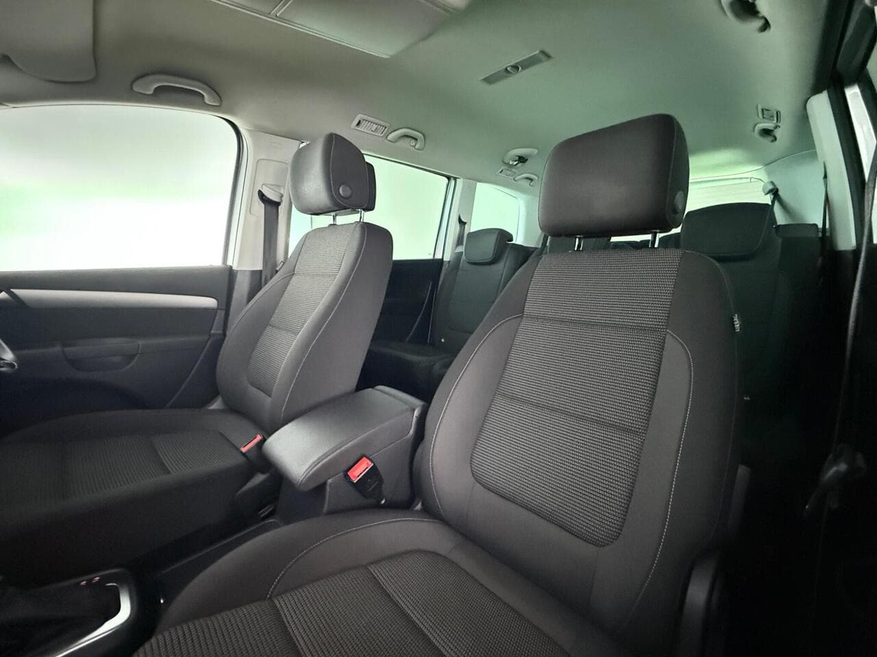 Volkswagen Sharan thumbnail Seats Rear