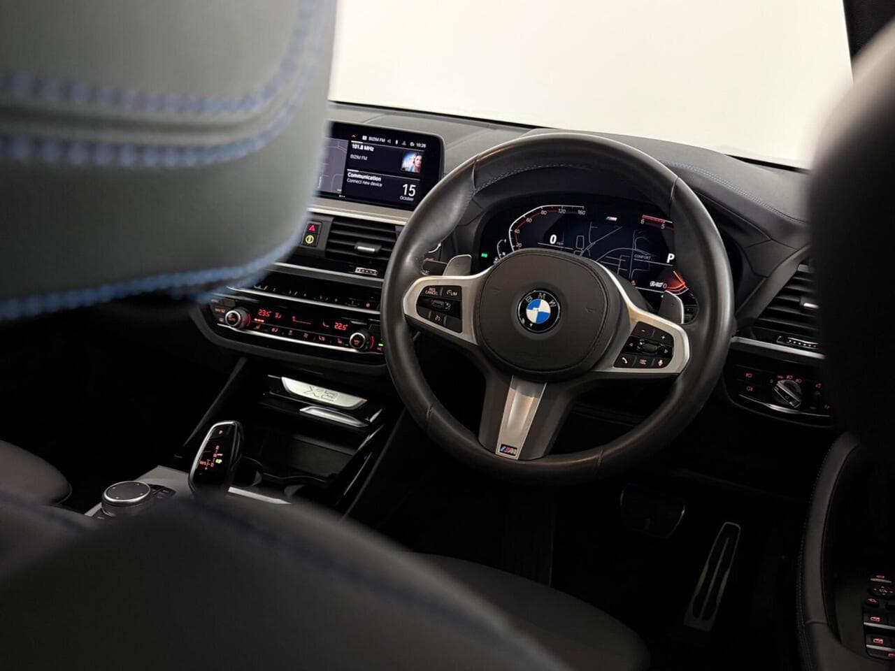 BMW X3 thumbnail Steering Wheel