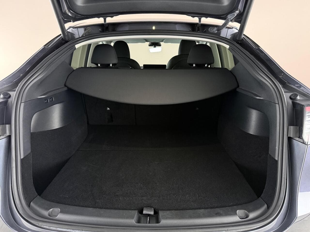 Tesla Model Y thumbnail Boot