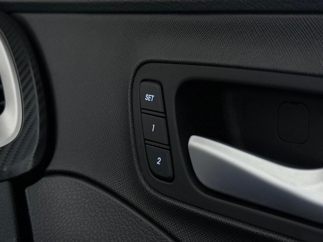 Hyundai Santa Fe thumbnail Misc Controls