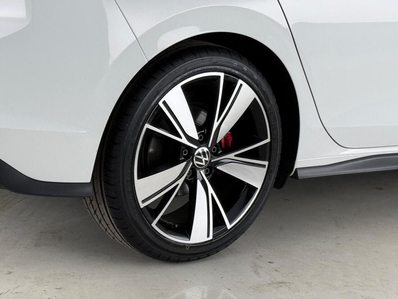Volkswagen Golf thumbnail Wheel