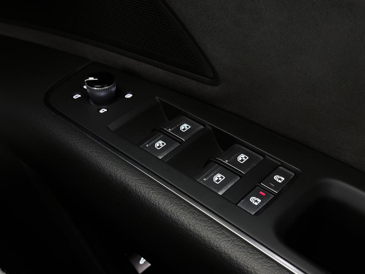 Audi A8 thumbnail Misc Controls