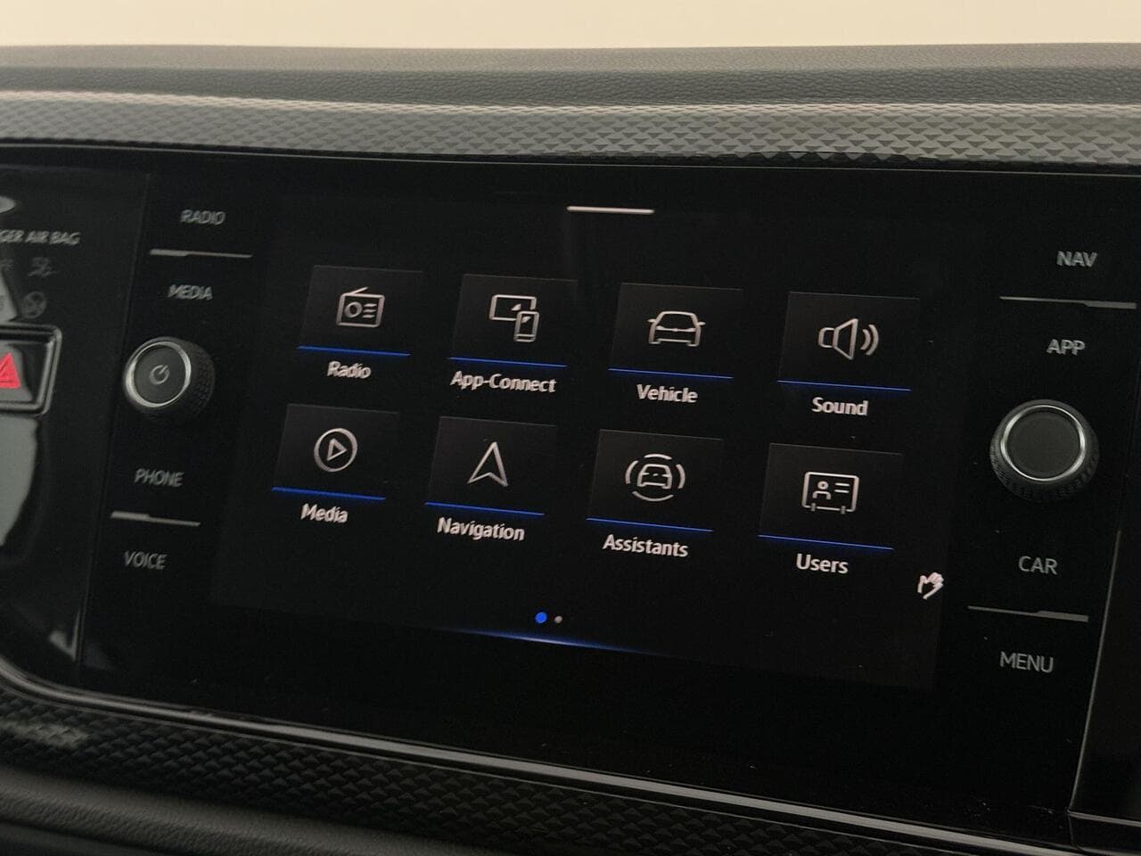 Volkswagen Polo thumbnail Infotainment System