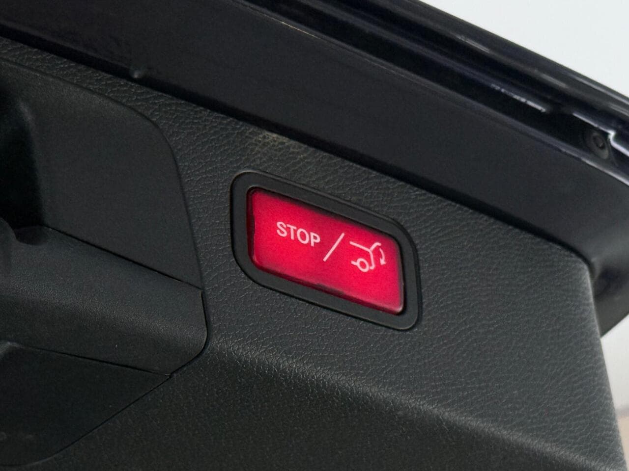 Mercedes-Benz E Class thumbnail Misc Controls