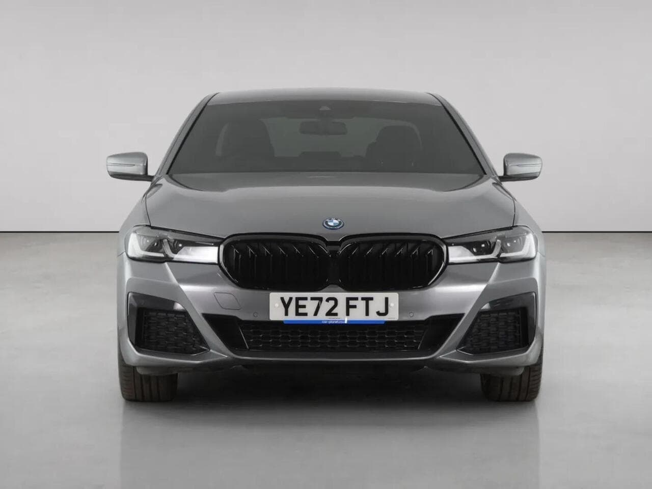 BMW 5 Series thumbnail Front