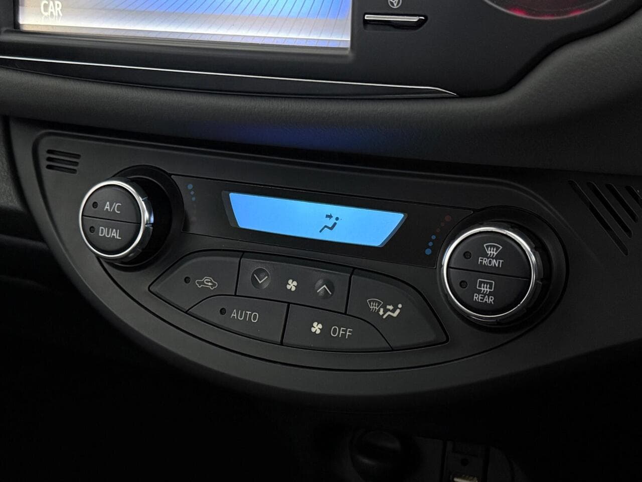 Toyota Yaris thumbnail Infotainment System
