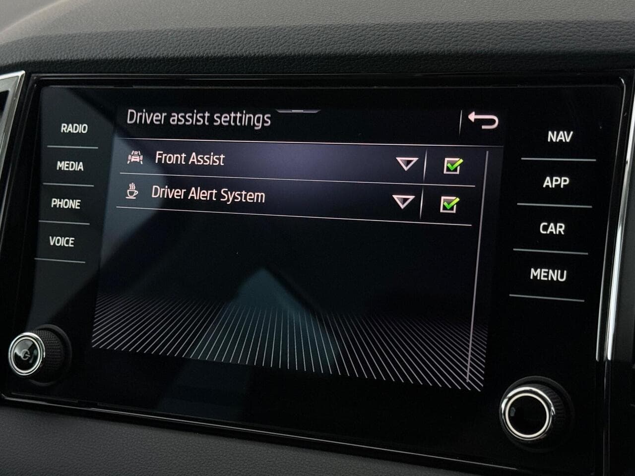 Skoda Karoq thumbnail Infotainment System