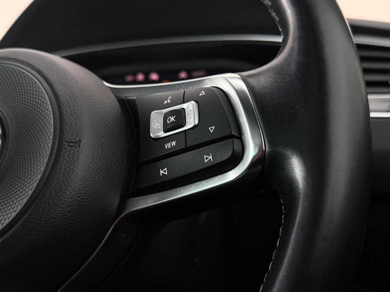 Volkswagen Tiguan thumbnail Misc Controls