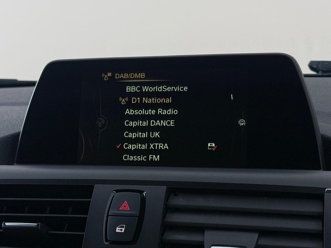 BMW 1 Series thumbnail Infotainment System