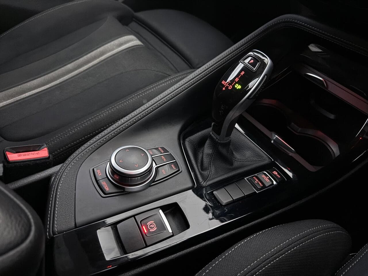 BMW X2 thumbnail Interior Front