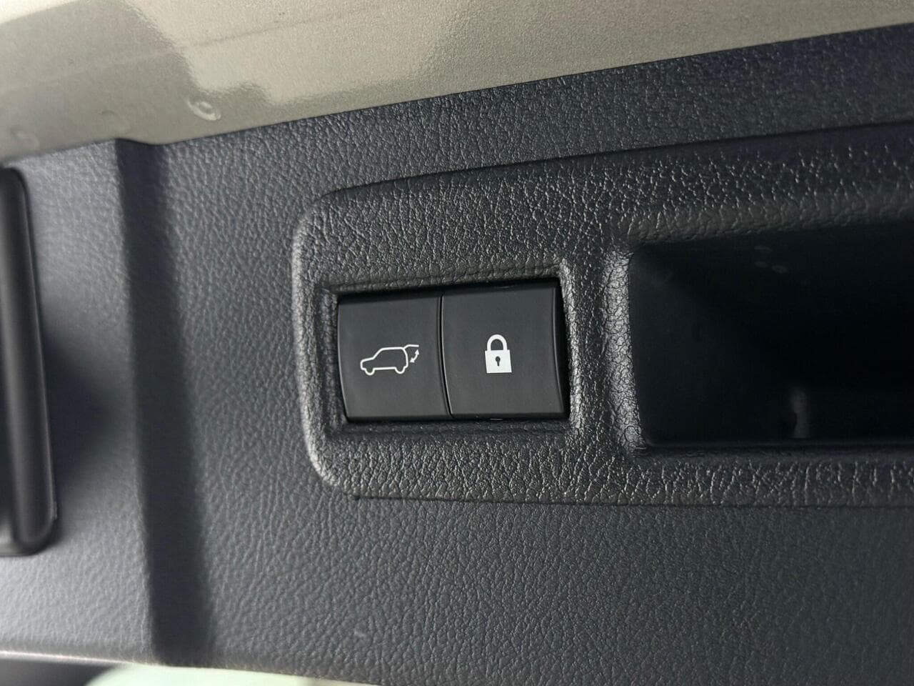 Lexus NX thumbnail Misc Controls