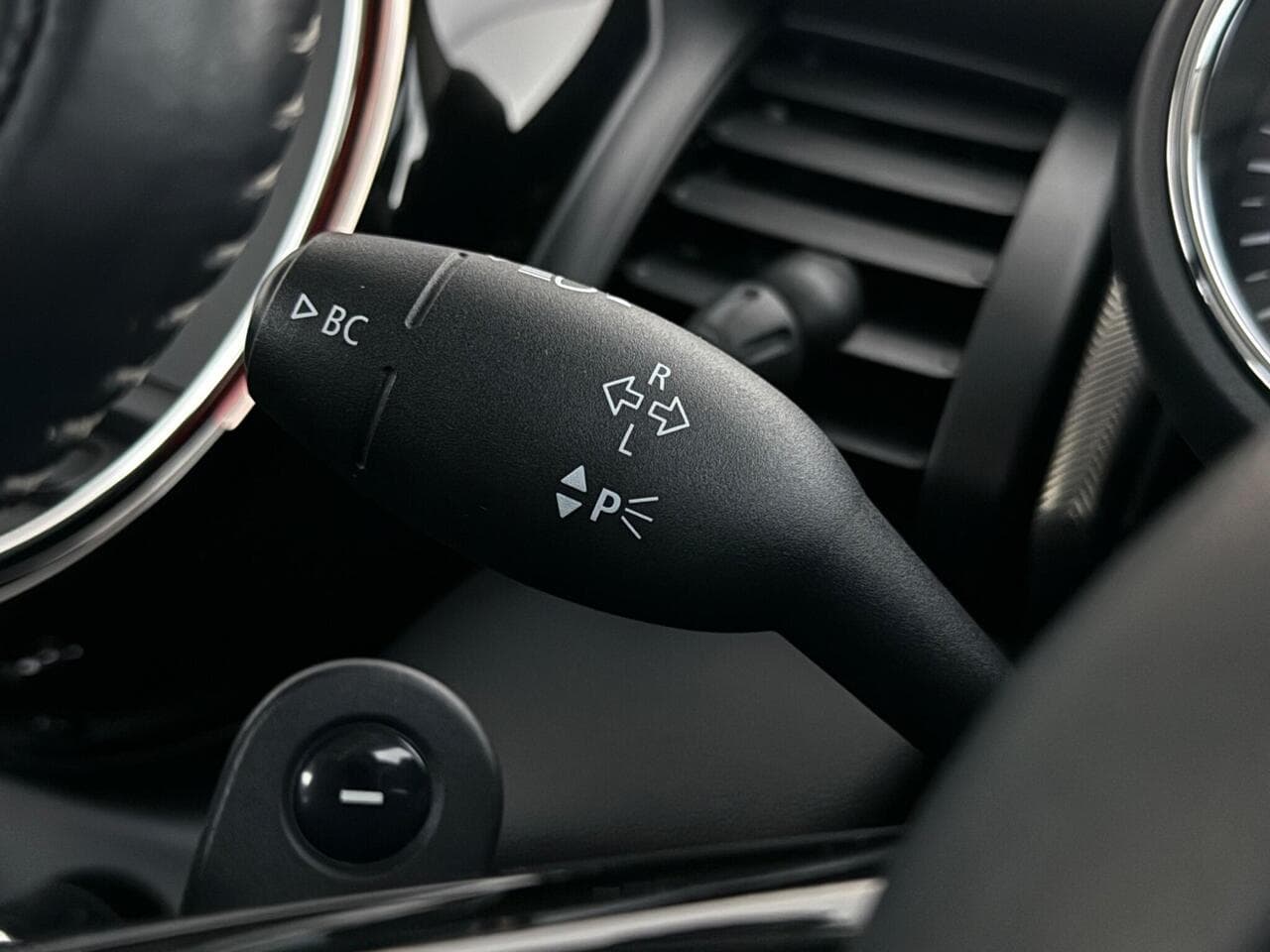 MINI Hatch thumbnail Misc Controls