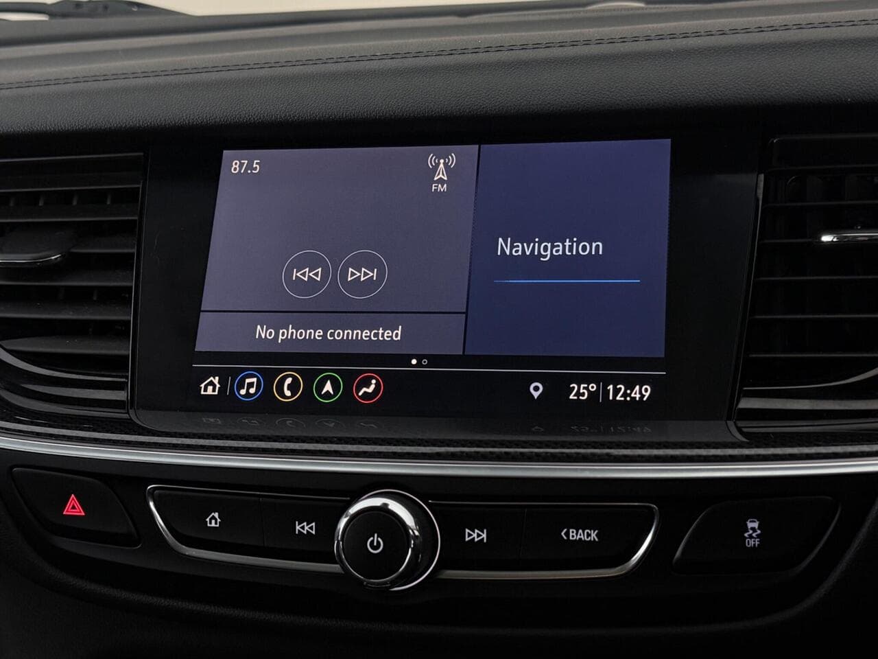 Vauxhall Insignia thumbnail Infotainment System
