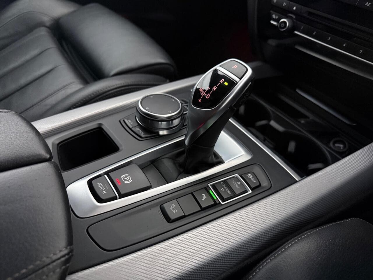 BMW X5 thumbnail Interior Front
