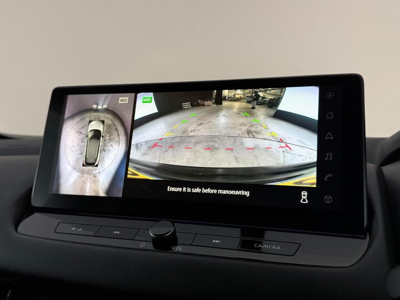 Nissan Qashqai thumbnail Infotainment System