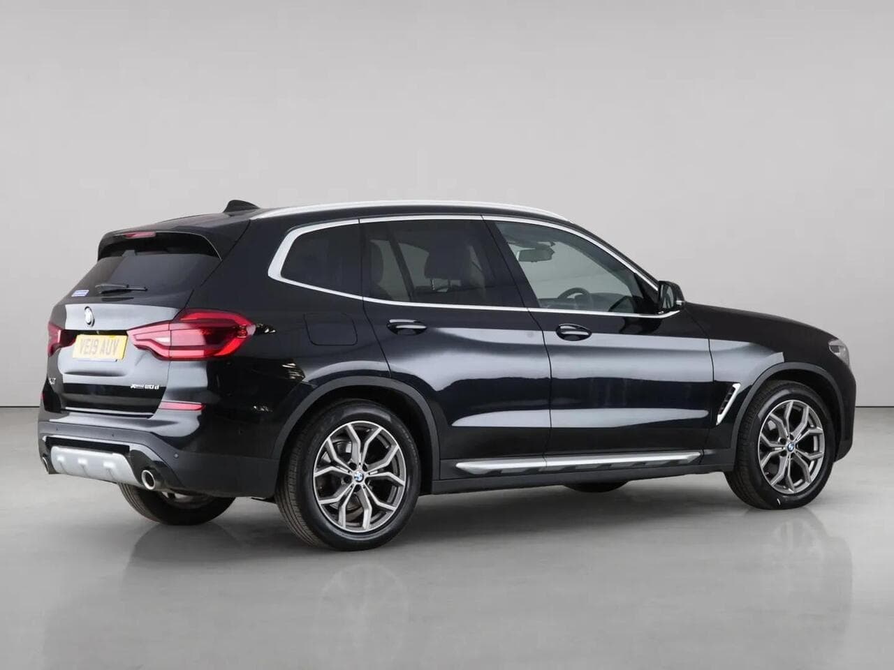 BMW X3 thumbnail Side Right