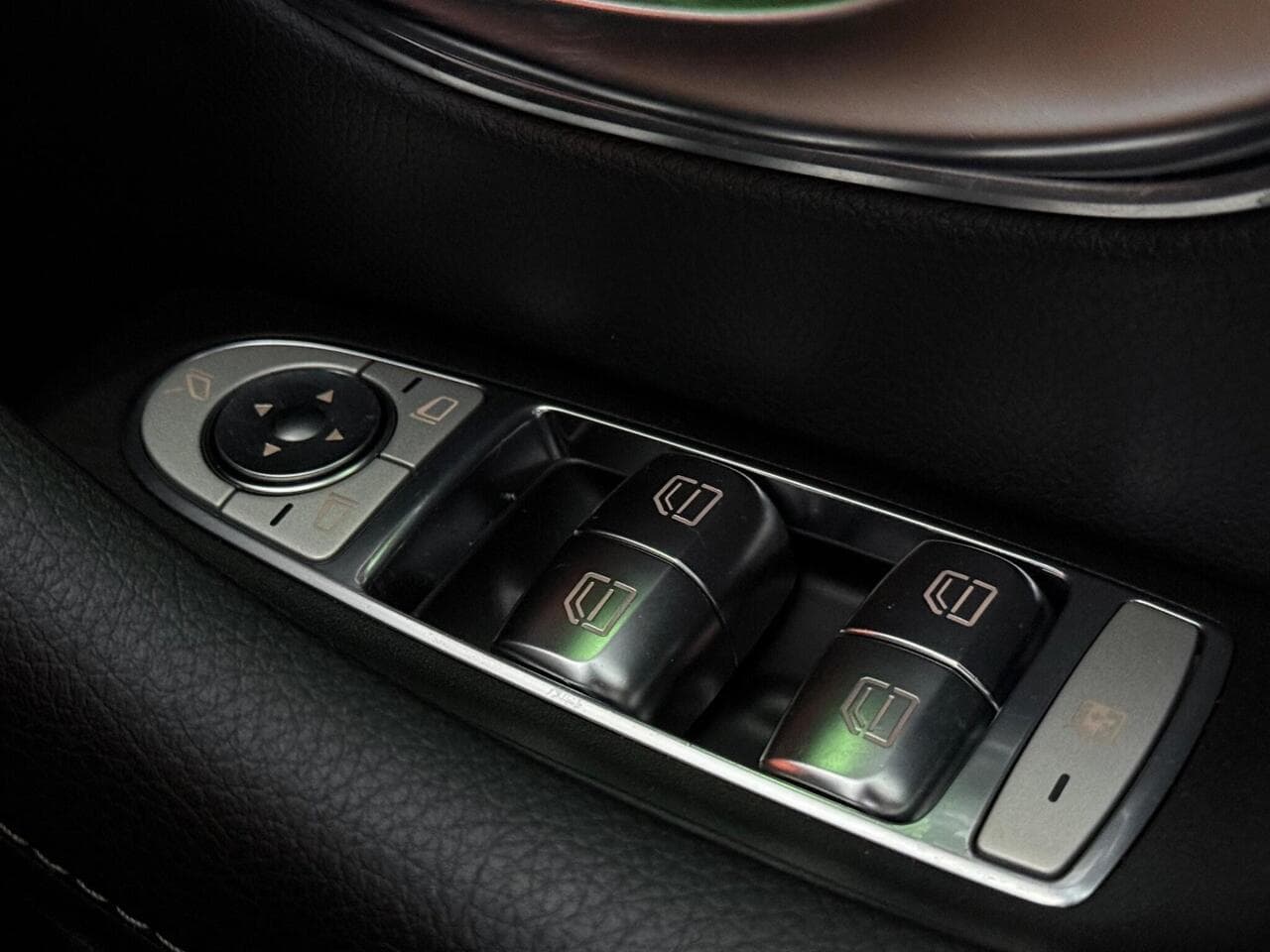Mercedes-Benz E Class thumbnail Misc Controls