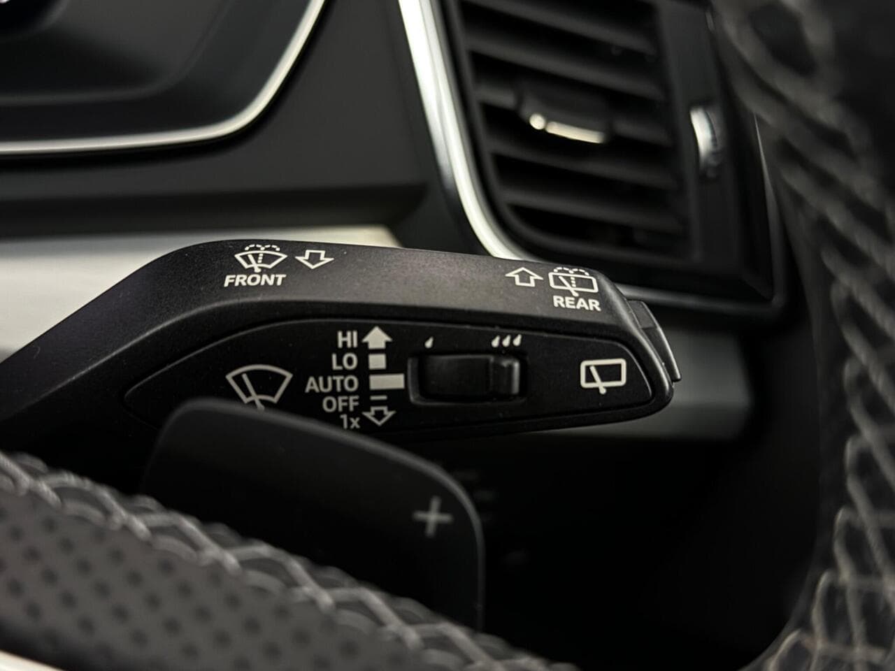 Audi Q5 thumbnail Misc Controls